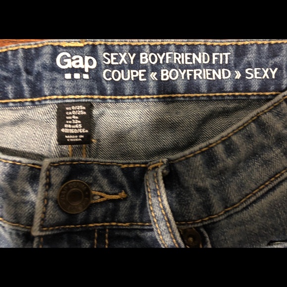 🍍Gap boyfriend coupe ankle jeans with patching🍍 - Picture 7 of 8